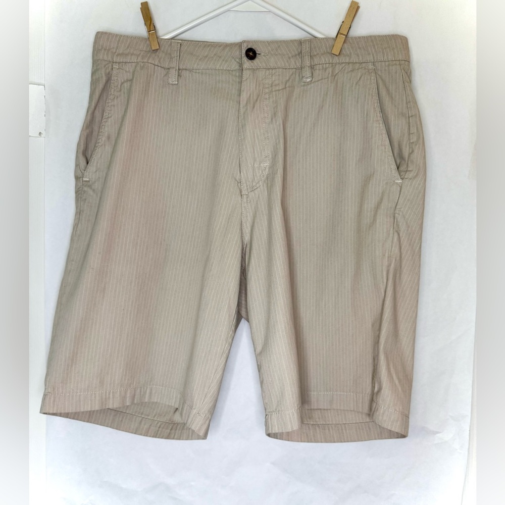 Jack Oneill Striped Tan and Cream Shorts With Pockets